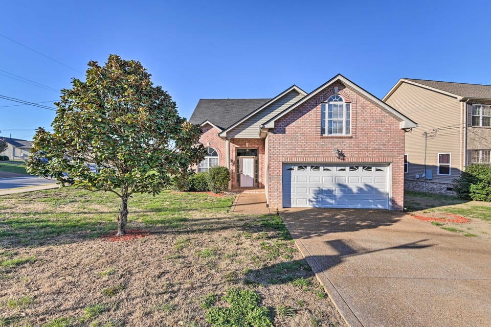 Charming Nashville Home ~ 6 Mi to Downtown! House in Nashville
