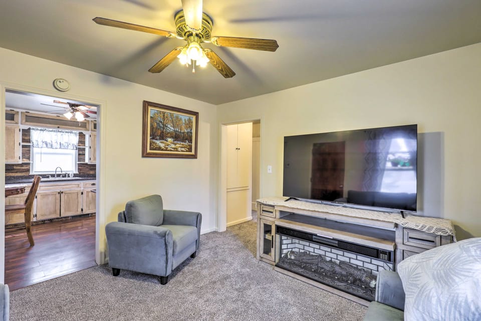 Cozy Helper Home w/ Fenced Yard, Pets Welcome House in Utah