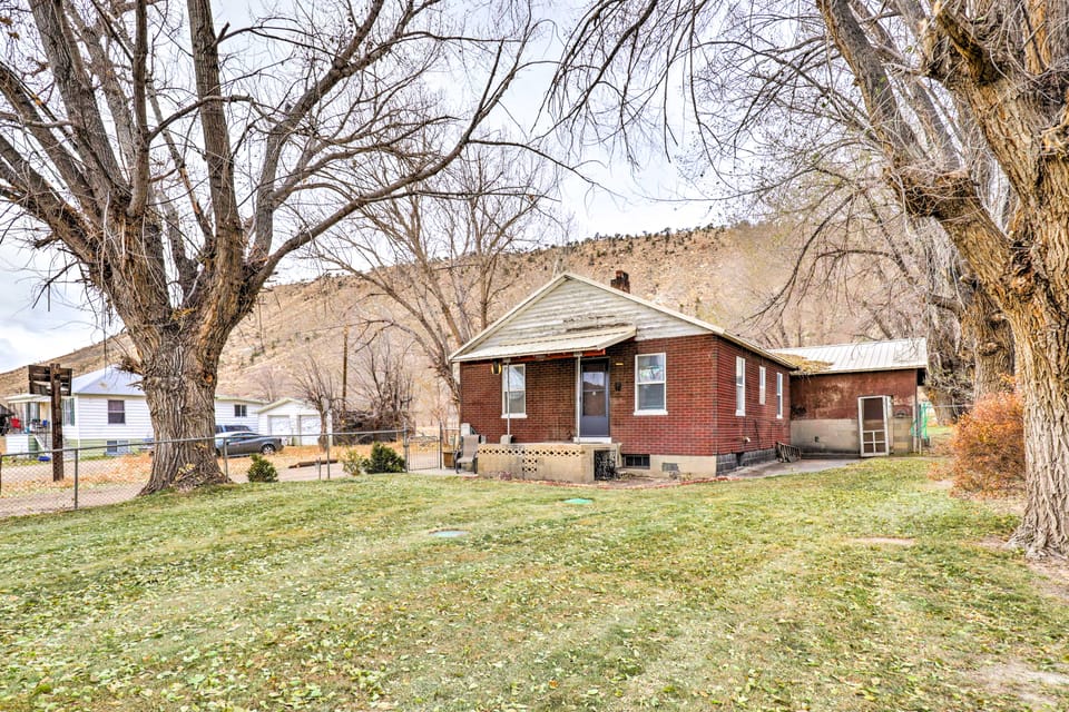 Cozy Helper Home w/ Fenced Yard, Pets Welcome House in Utah