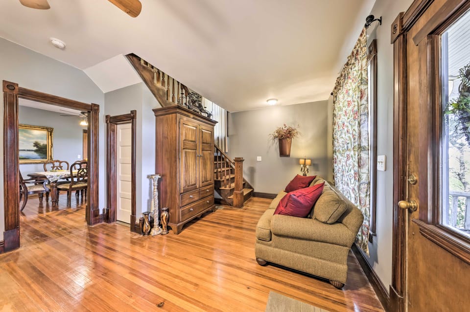 The Farmhouse (Unit B) at Deer Ridge Estate House in Kansas