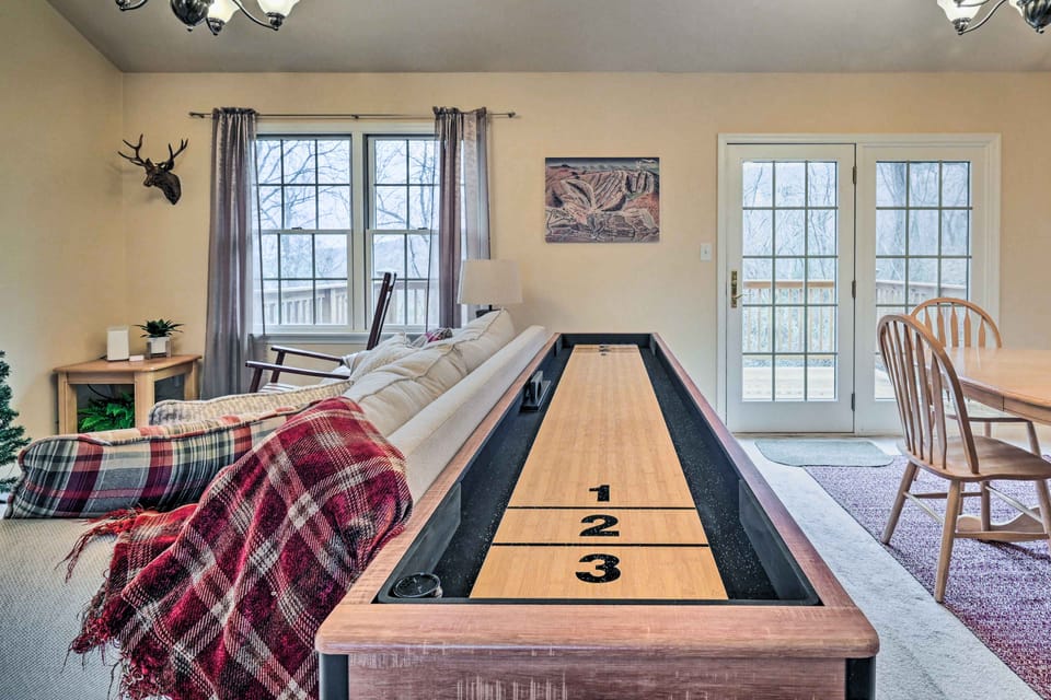 Hike, Bike & Swim: Mountain Escape w/ Deck Apartment in Pennsylvania
