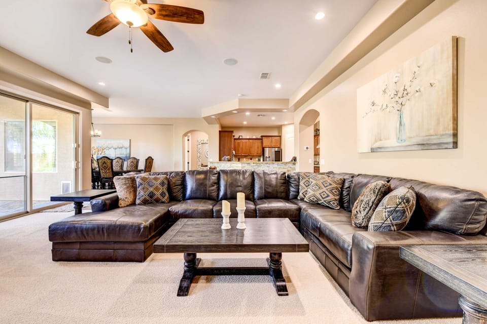 Pool, BBQ & Bar: Family Home in Queen Creek House in Queen Creek