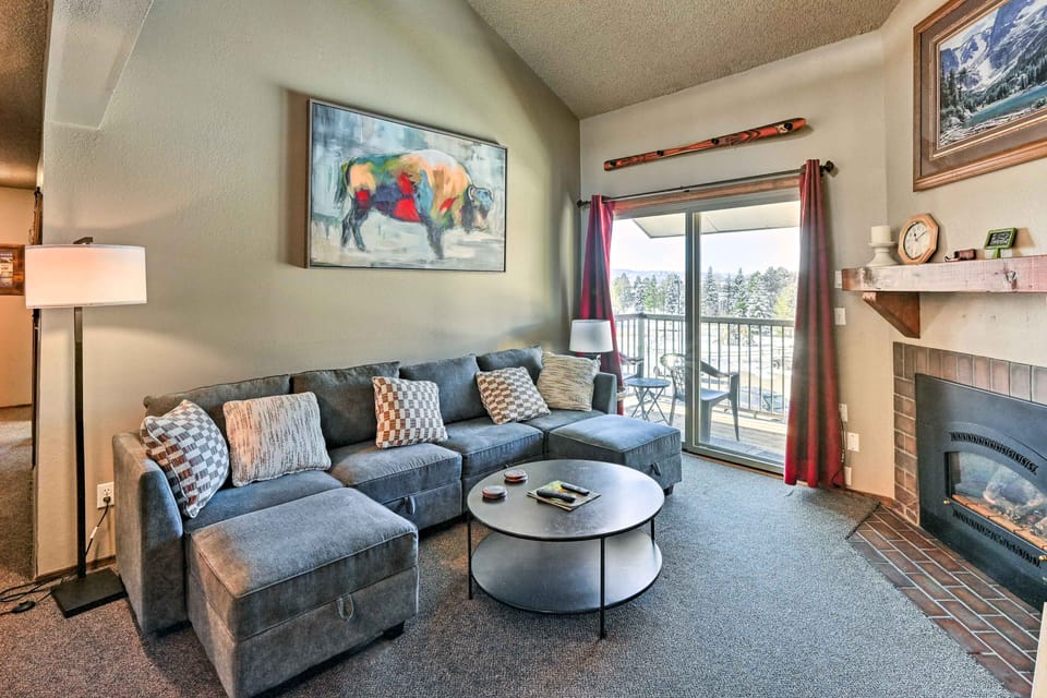 Hike + Relax Poolside! Unit 3 Mi to Dtwn Steamboat Apartment in Steamboat Springs