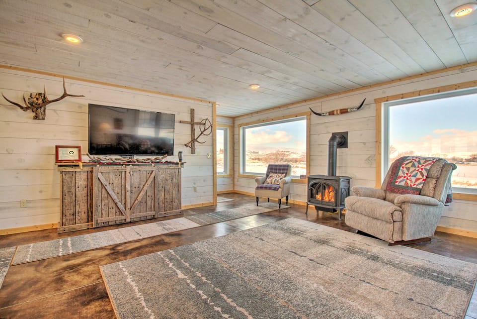 Rural White Sulphur Springs Getaway w/ Deck! House in Montana