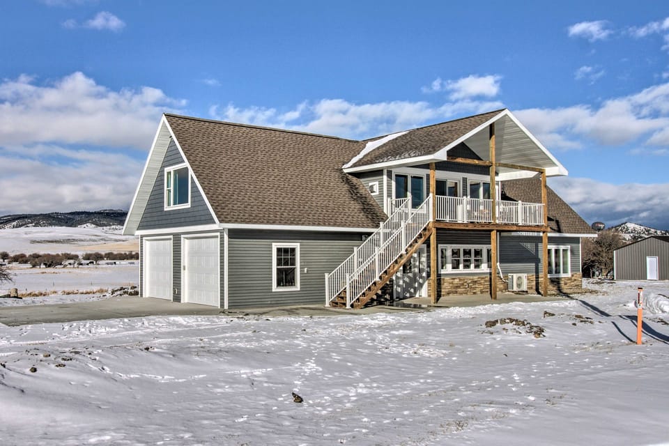Rural White Sulphur Springs Getaway w/ Deck! House in Montana