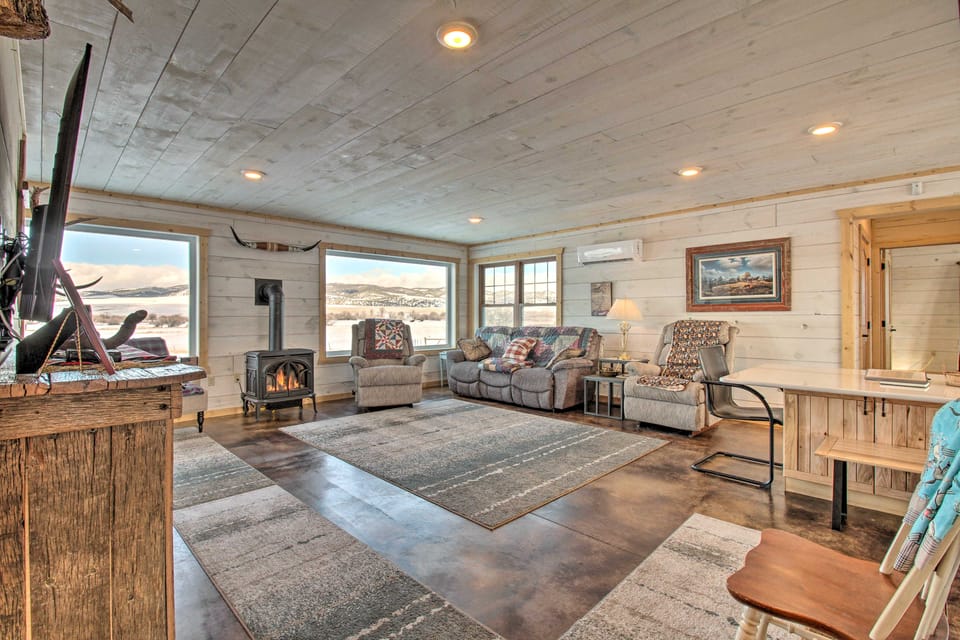 Rural White Sulphur Springs Getaway w/ Deck! House in Montana