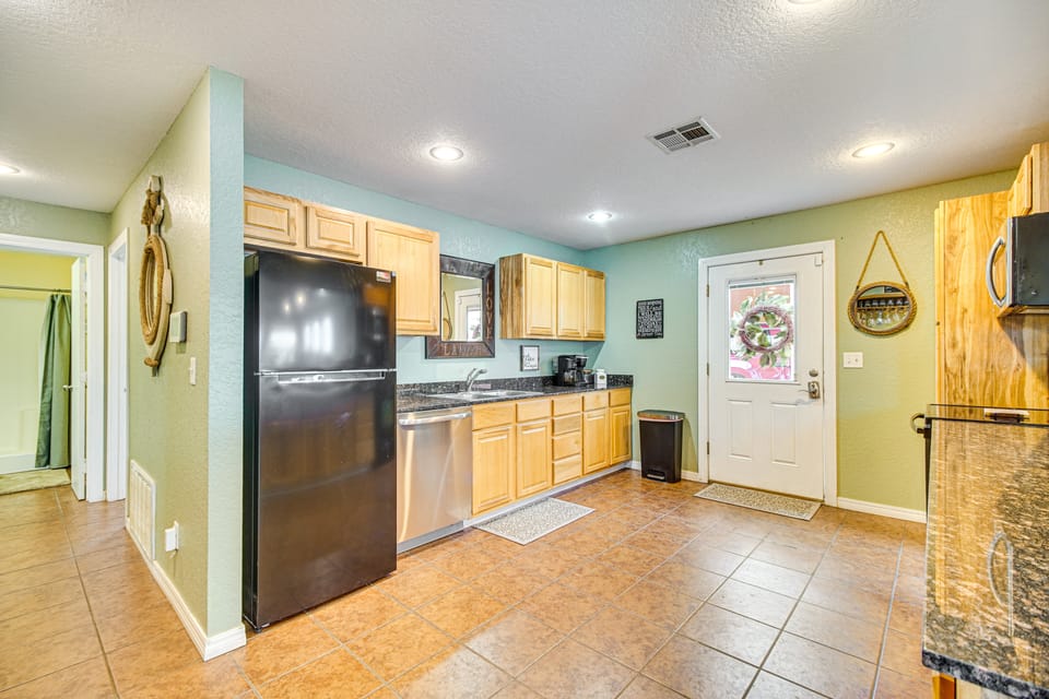 Grove Lake House w/ Boat Dock & Outdoor Spots! House in Grove