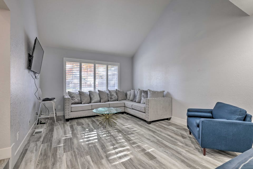 Modesto Home w/ Deck - 2 Mi to Vintage Faire Mall House in Modesto