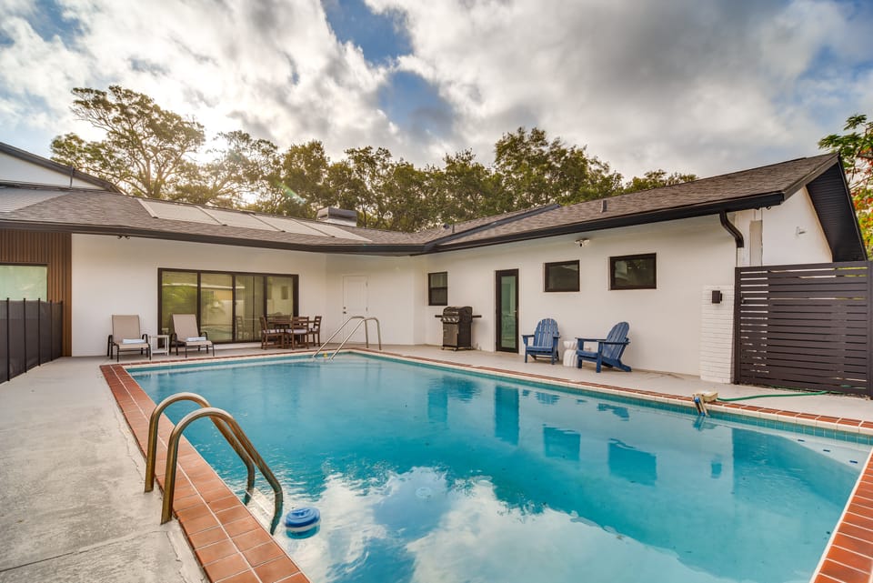 Retro St Pete Home w/ Private Heated Pool House in St Petersburg