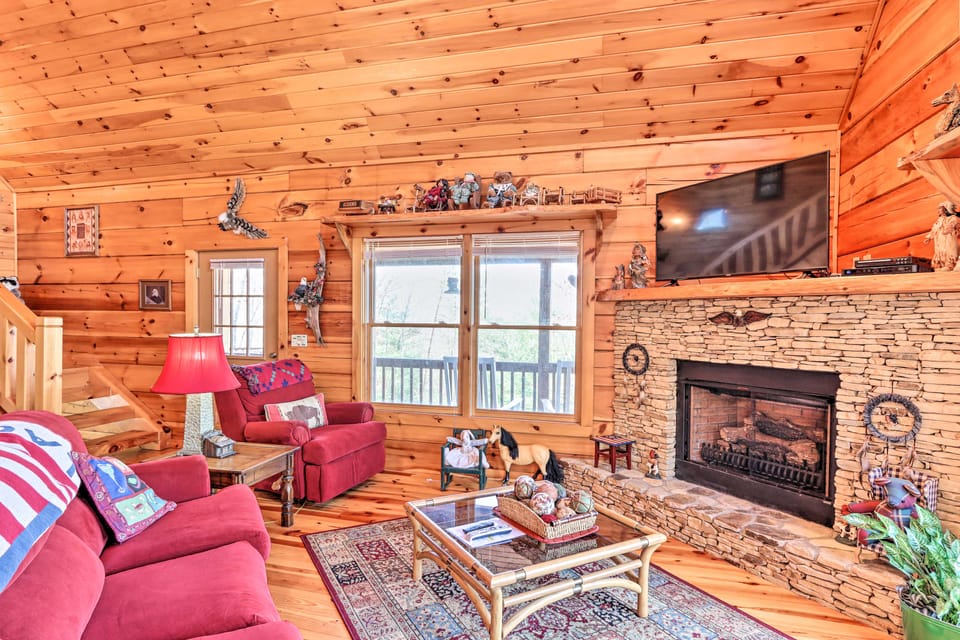 Wheelchair-Accessible Murphy Cabin w/ Fire Pit! House in Tennessee