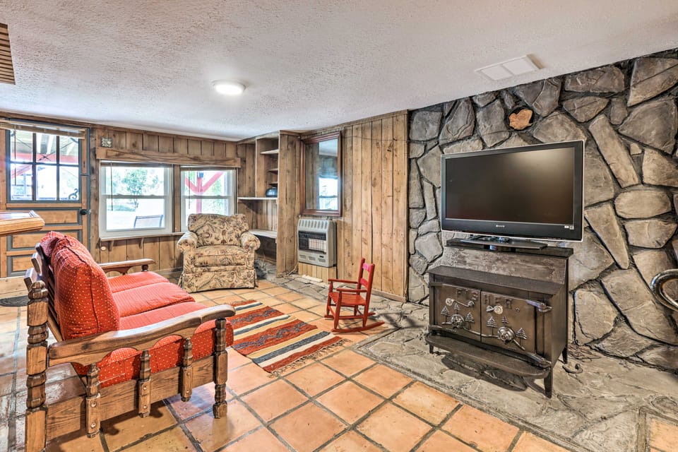 Peaceful Mt Sterling Cabin: Deck & Fire Pit! House in Kentucky