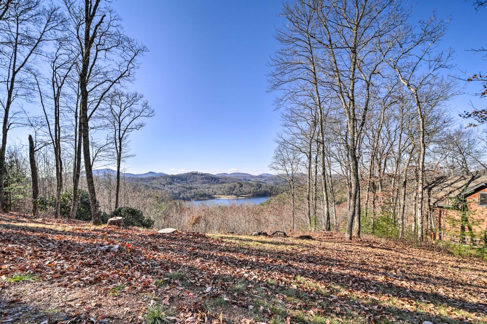 Beautiful Lake Views! ‘Glenville Serenity Lodge' House in Tennessee