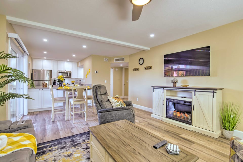 Pool + Hot Tub! Snowbird Escape in Phoenix Area Apartment in Mesa