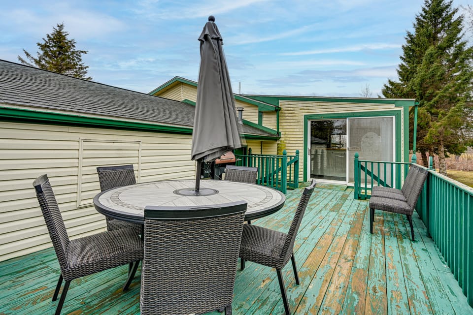 Cozy Cass City Retreat w/ Spacious Deck! House in Michigan