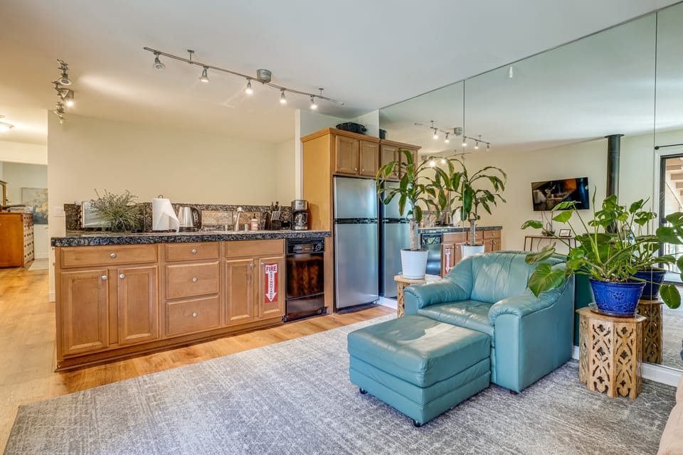 < 3 Mi to Lake Tahoe: Incline Village Condo! Apartment in Incline Village