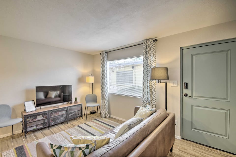 Walk to Old Town! Nurse-Ready Scottsdale Apt Apartment in Scottsdale