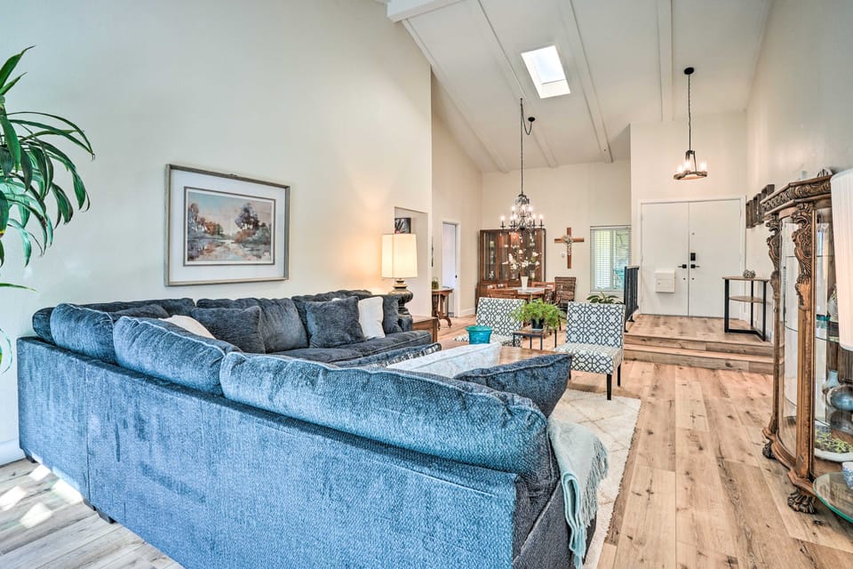 Chic Fountain Valley Getaway Near Theme Parks House in Fountain Valley