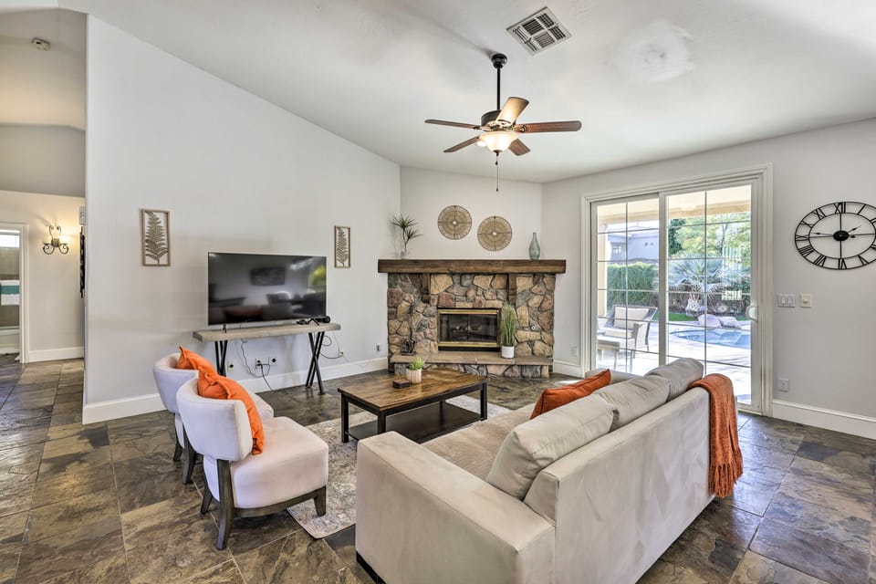 Tee Off, Relax Poolside! Family Home in Scottsdale House in Kierland