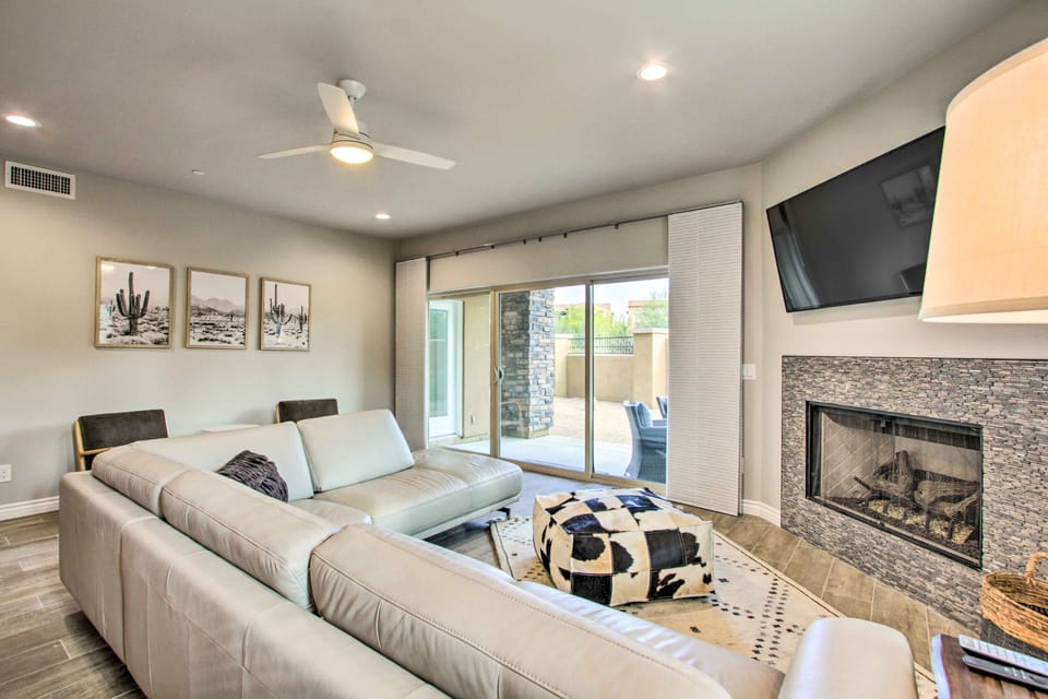 Walkable Townhome w/ Pool Access in Cave Creek! Apartment in Carefree
