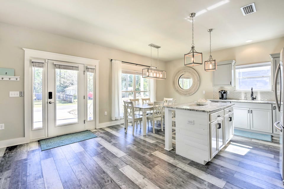 Modern Santa Rosa Beach Retreat w/ Yard & Patio! House in South Walton County