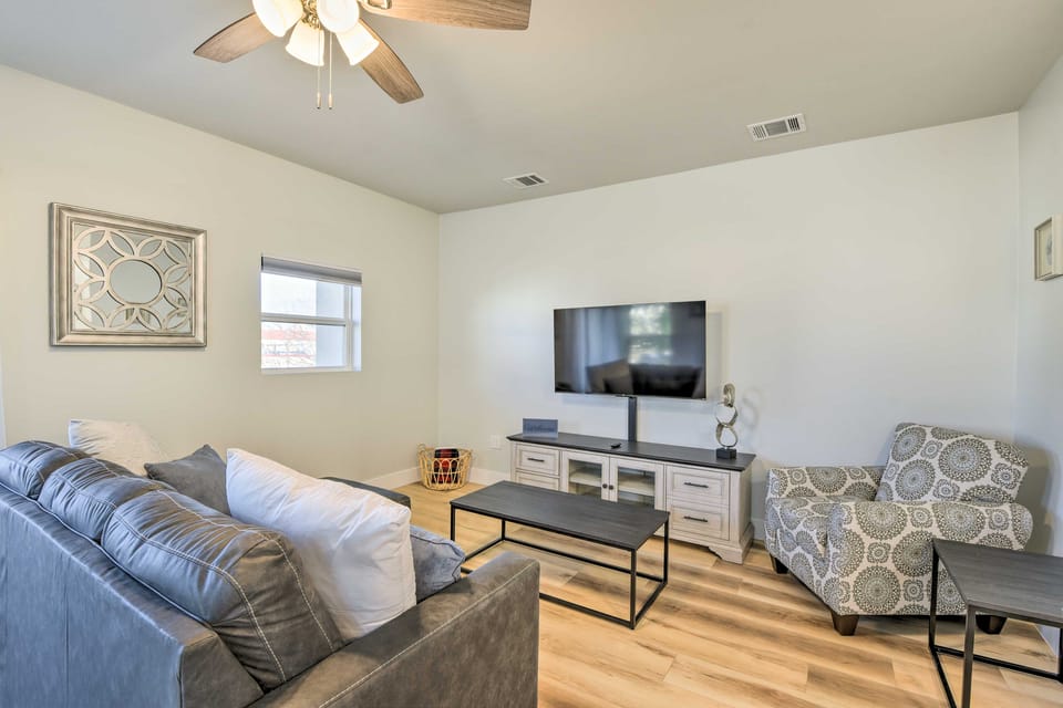 Walk to TCU: Fort Worth Retreat w/ Balcony! Apartment in Fort Worth