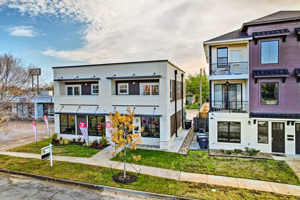 Walk to TCU: Fort Worth Retreat w/ Balcony! Apartment in Fort Worth