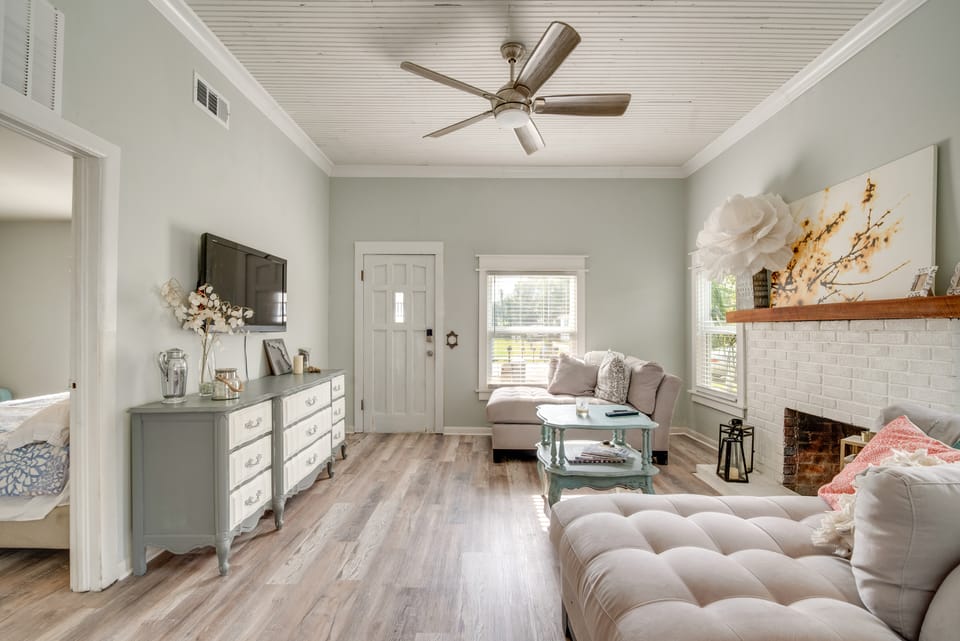 Walk to River & Shops: Downtown Dunnellon Escape House in Dunnellon