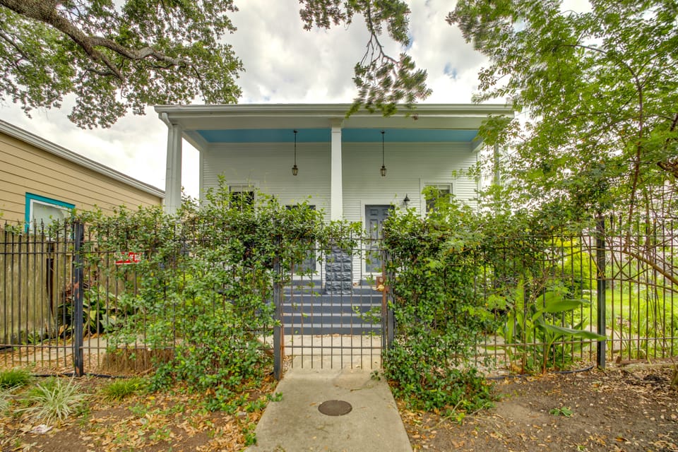 Half-Mi to French Quarter: Rustic NOLA Home House in New Orleans