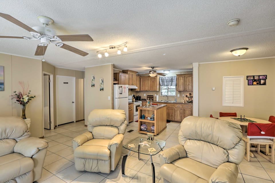 Keaton Beach Escape w/ Hot Tub < 2 Mi to Shore House in Florida
