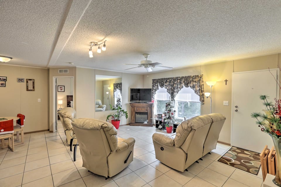 Keaton Beach Escape w/ Hot Tub < 2 Mi to Shore House in Florida