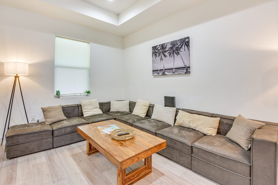 Family-Friendly Home: 8 Mi to Warm Mineral Springs House in North Port