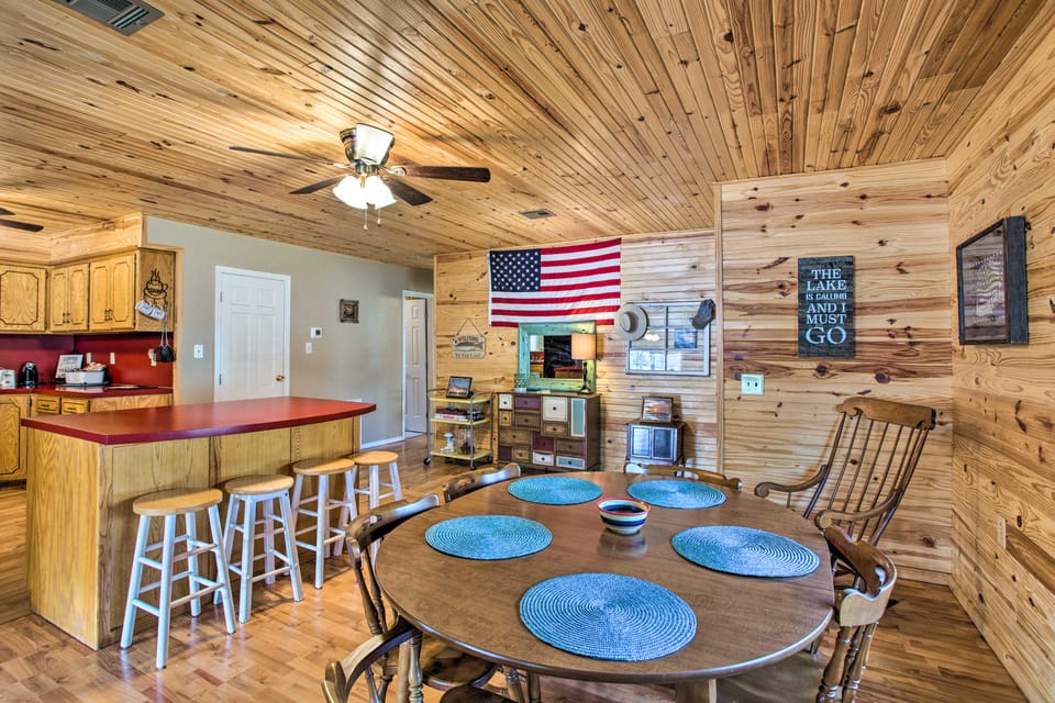 Kingston Getaway < 2 Mi to Lake Texoma! House in Lake Texoma