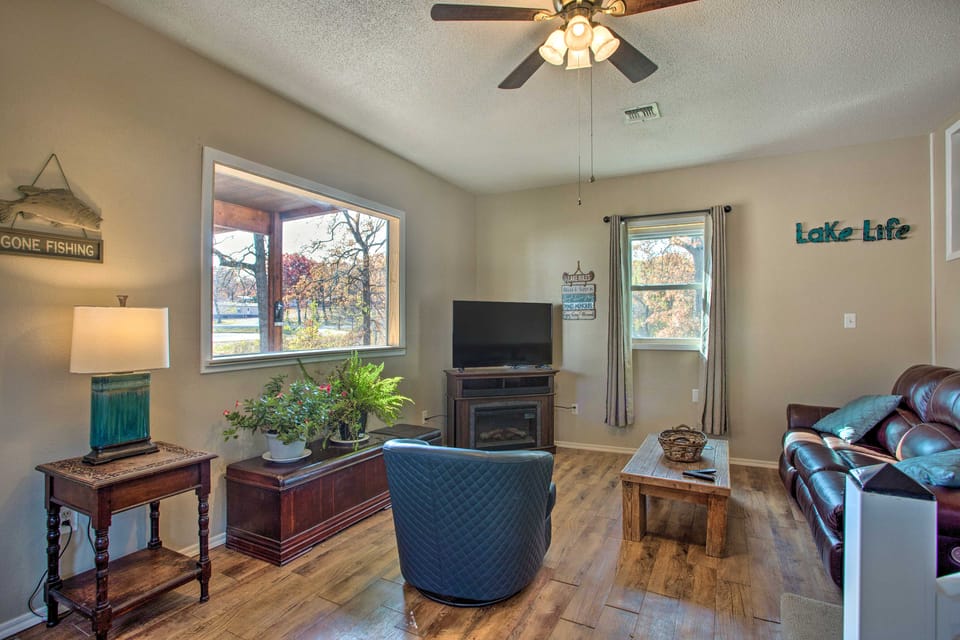 Kingston Getaway < 2 Mi to Lake Texoma! House in Lake Texoma