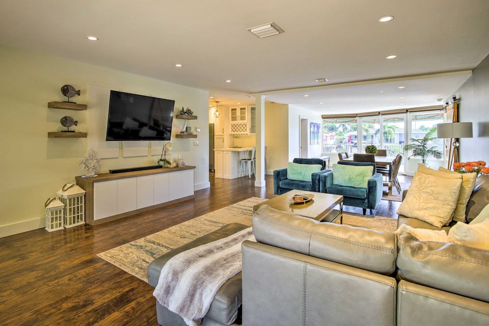 1 Mi to Pompano Beach: Vacation Rental w/ Pool! House in Pompano Beach