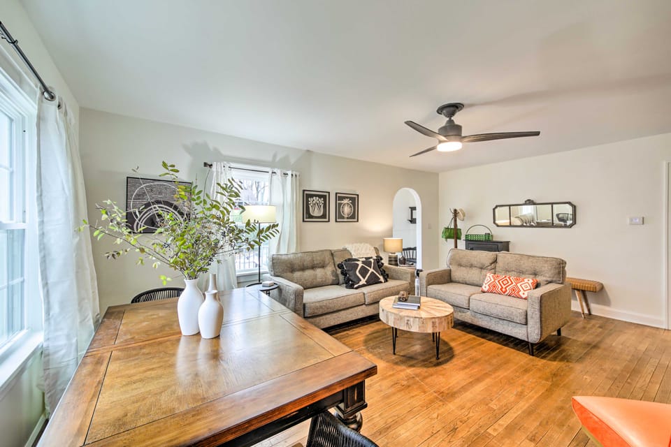 Renovated Bloomington Home - Steps to Campus! House in Bloomington
