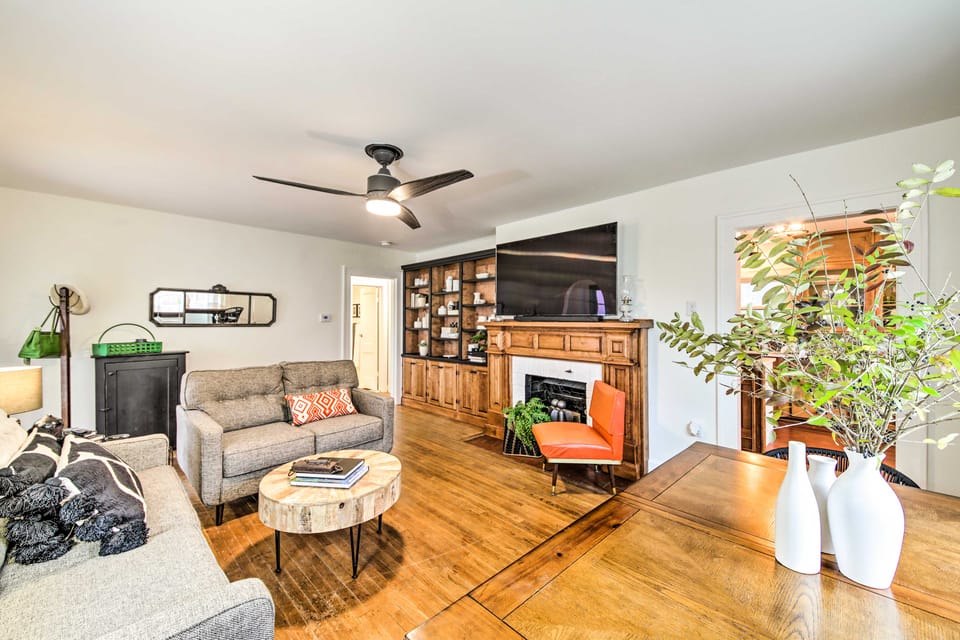Renovated Bloomington Home - Steps to Campus! House in Bloomington