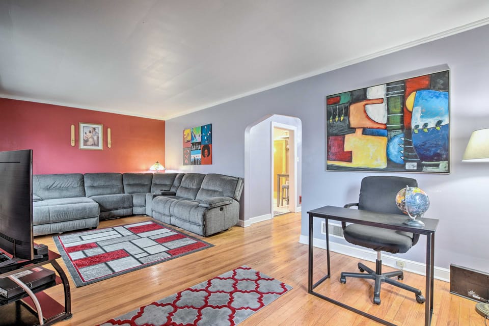 Chicago Home w/ Spacious Yard: 14 Mi to Dtwn House in Chicago