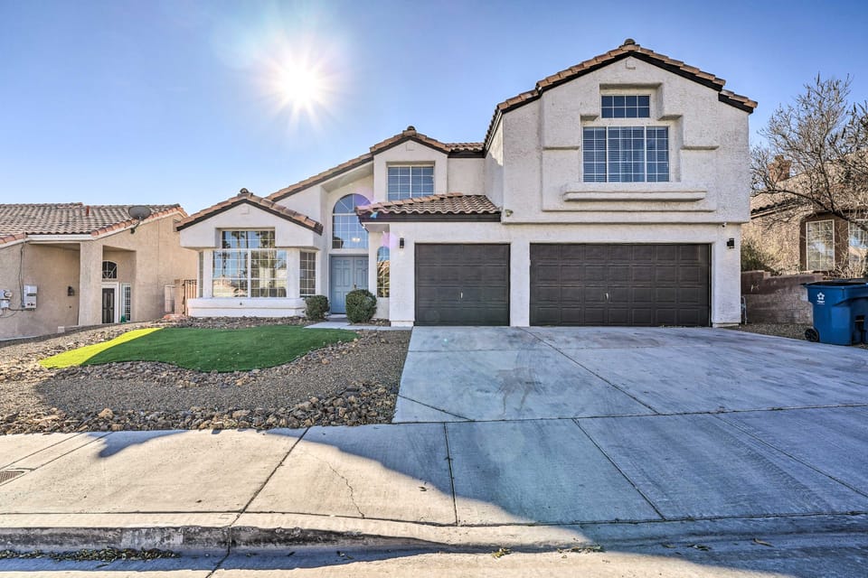 Las Vegas Getaway ~ 8 Mi to Las Vegas Strip! House in Paradise