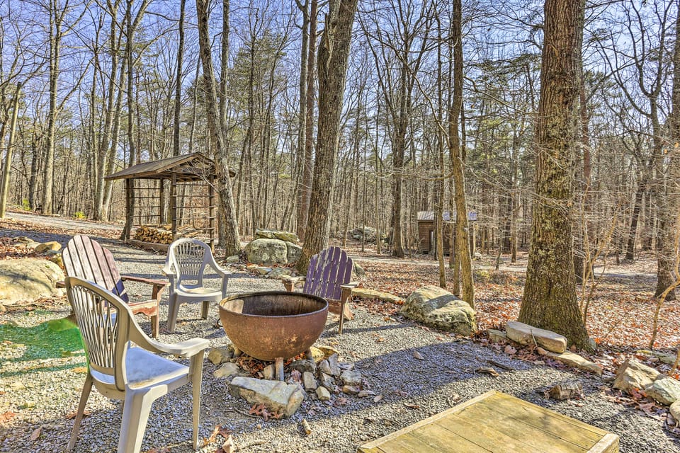 'TreeTop Retreat' Mentone Escape w/ Hot Tub House in Valley Head