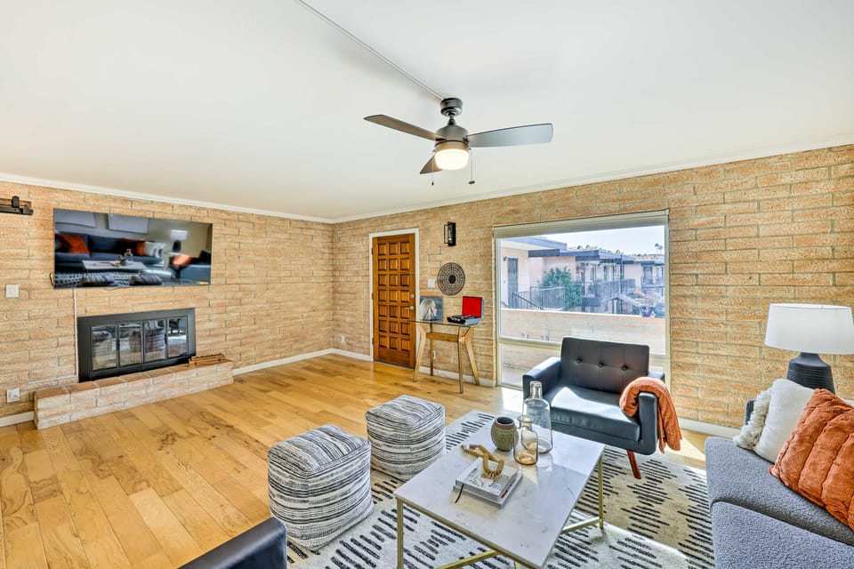 Relax Poolside! Walkable Old Town Scottsdale Oasis Apartment in Scottsdale