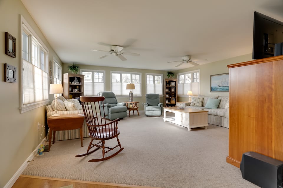 Westerly Retreat ~ 1/4 Mi to Private Beach! House in Misquamicut