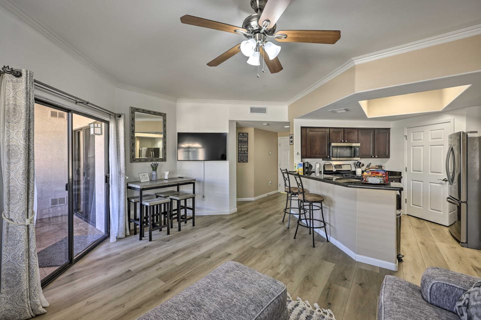 Families & Dogs Welcome! Phoenix Condo w/ Pool Apartment in Avondale