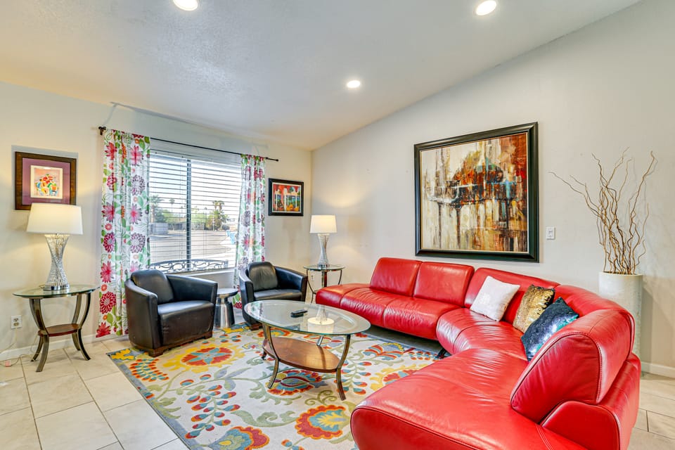 Families w/ Pets Welcome! Poolside Gem in Phoenix House in Phoenix