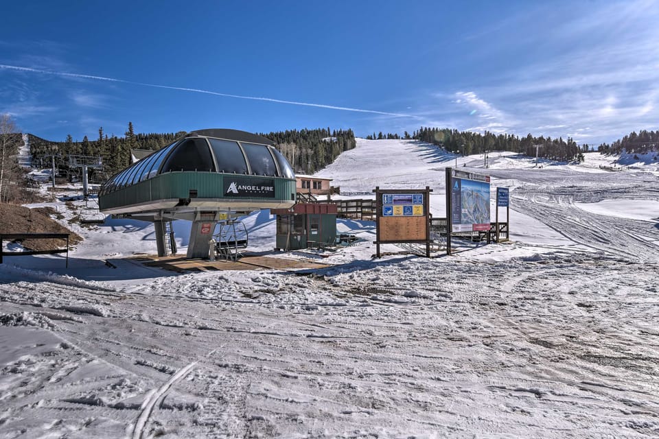 Shuttle to the Resort! Rustic Angel Fire Condo Apartment in Angel Fire