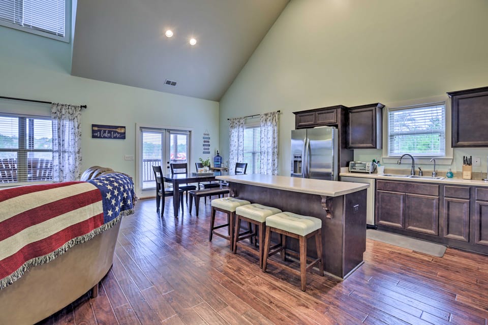 Lake Mitchell Vacation Home w/ Dock & Water Slide House in Alabama