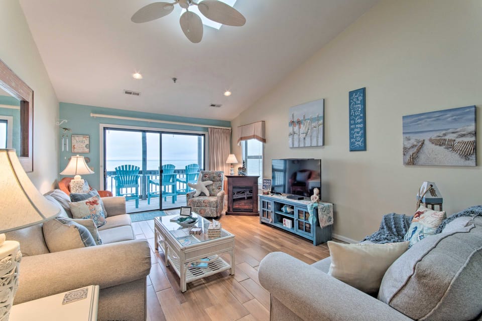 Topsail Beach Oceanfront Oasis w/ Stunning Views! Apartment in North Topsail Beach