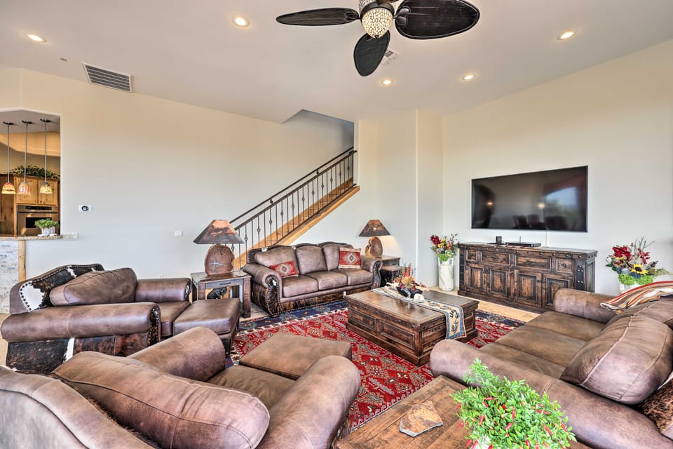 Backyard Oasis! Mtn-View Family Gem in Scottsdale Villa in Scottsdale