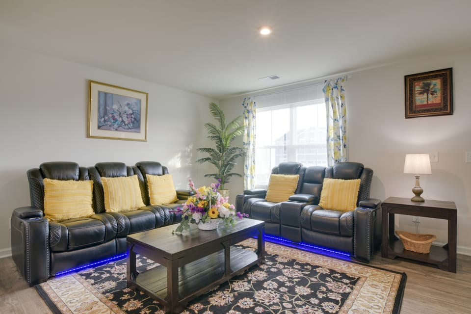 9 Mi to Duke University: Spacious Home w/ Yard! House in Durham