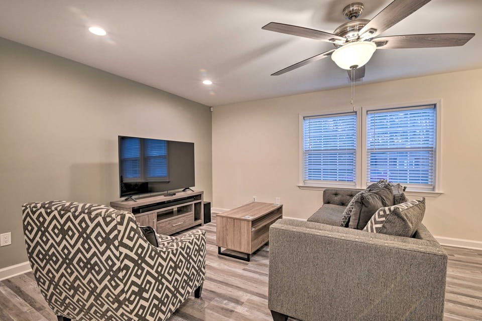 Murrells Inlet Home w/ Fire Pit: Near Beaches House in Garden City