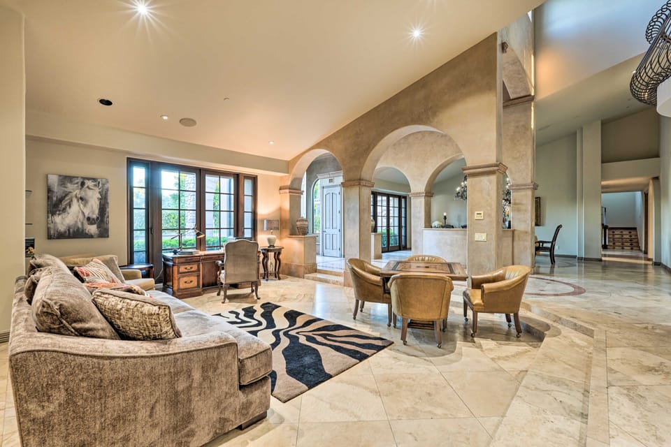 Outdoor Oasis, Games! Paradise Valley Group Villa House in Paradise Valley